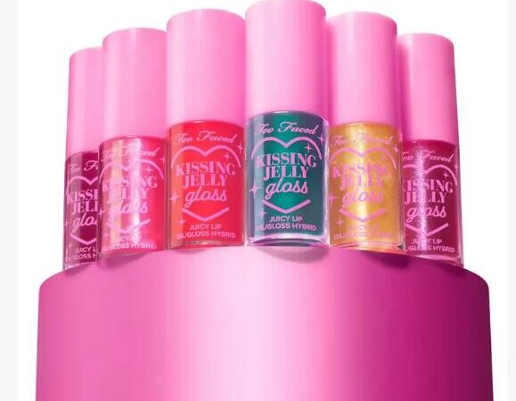 5 4 579x450 - Too Faced Kissing Jelly Ultra-Nourishing Non-Sticky Lip Oil Gloss Hybrid 2023