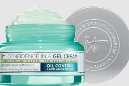 1 46 450x300 - IT Cosmetics Confidence in a Gel Cream Oil-Control Face Moisturizer 2024