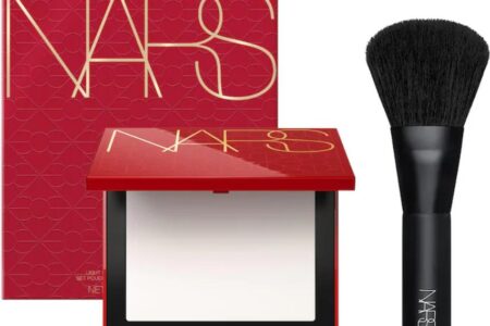 1 49 450x300 - NARS Light Reflecting Setting Powder Lunar New Year Set 2024