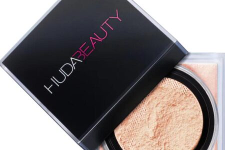 1 51 450x300 - Huda Beauty Easy Bake Loose Baking & Setting Powder 2024