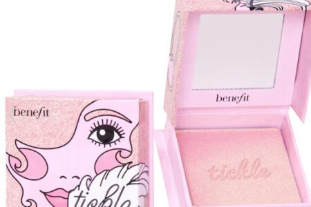 1 21 450x300 - Benefit Cosmetics Cookie and Tickle Powder Highlighters 2024